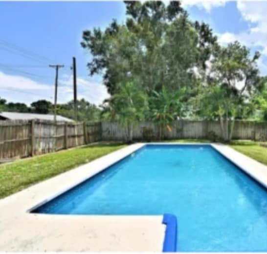 Photo - 2800 Ave S NW