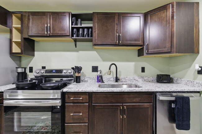 Photo - 1232 W Lombard St