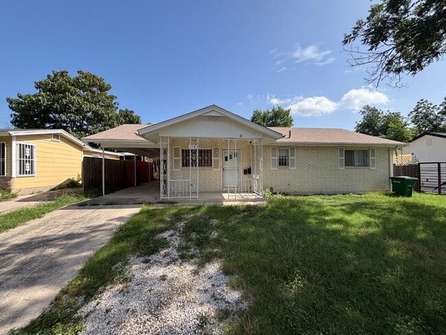 Building Photo - 2 bedroom/1 bath available for IMMEDIATE M... Rental