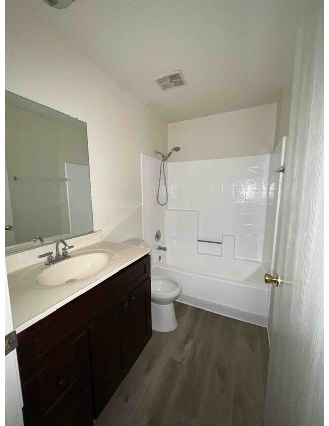 8541 Foothill Blvd., Sunland