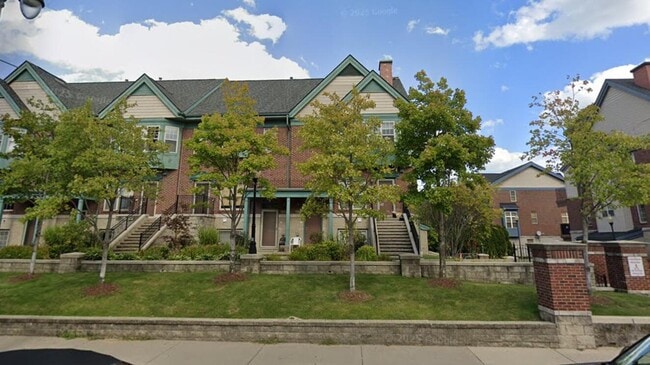 Building Photo - 2644 Woodward Ave Unit 57