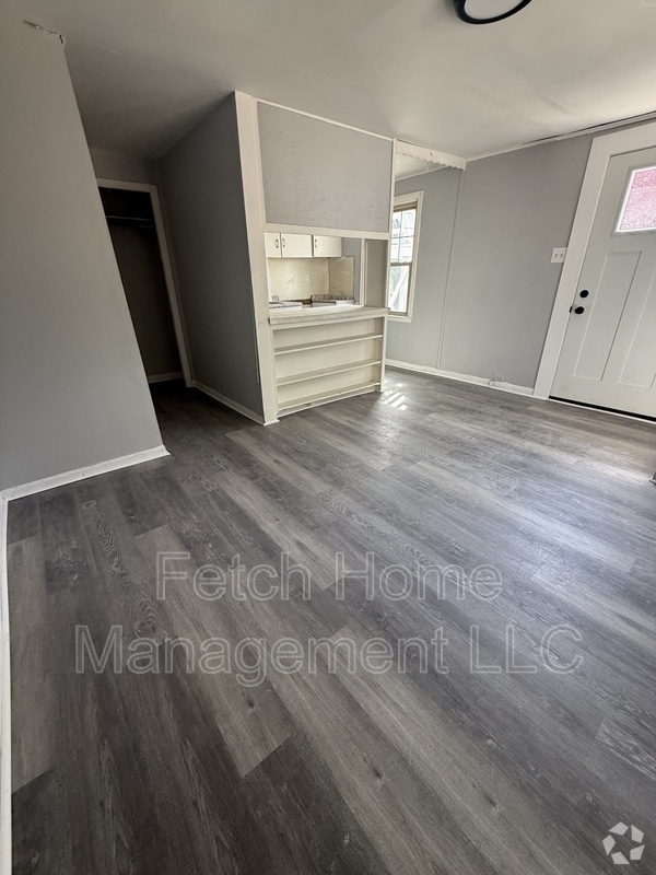 Building Photo - 666 E Market St Rental