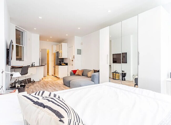 Building Photo - 1091 Boylston St Unit 4D Rental
