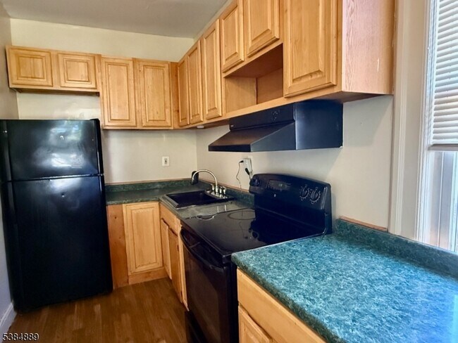 Photo - 37 Oakland Terrace Unit 2