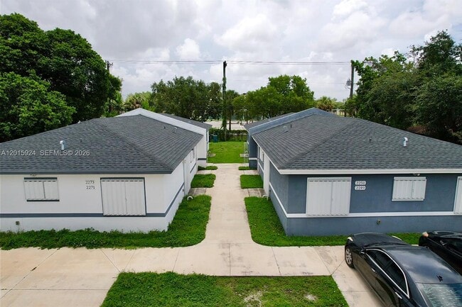 Building Photo - 2249 NW 66th St Unit 2249