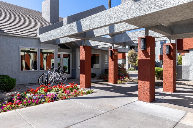 Leasing Office - Vista Valley