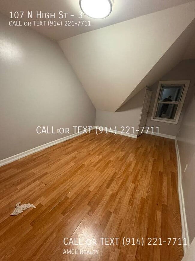 Photo - 107 N High St Unidad 3