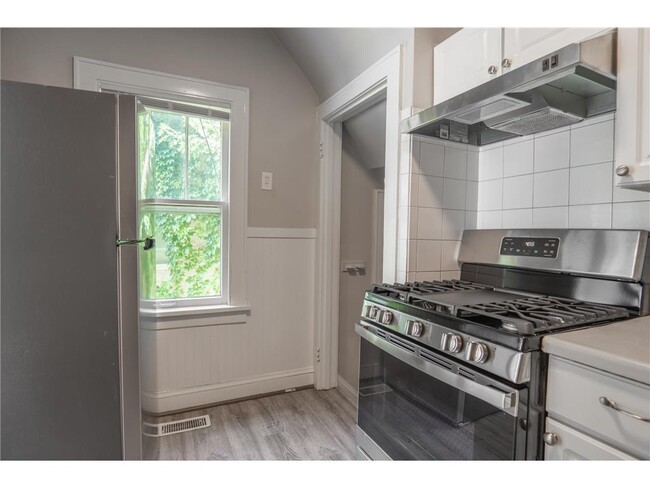 Photo - 4020 Emerson Ave N