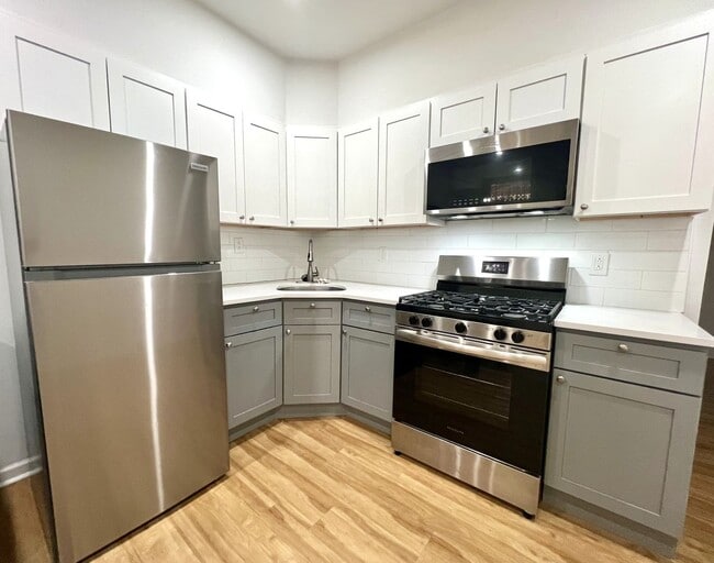 Building Photo - Newly Renovated 2-Bedroom Apartment in Hunting Park! PHA ACCEPTED! Unit 1