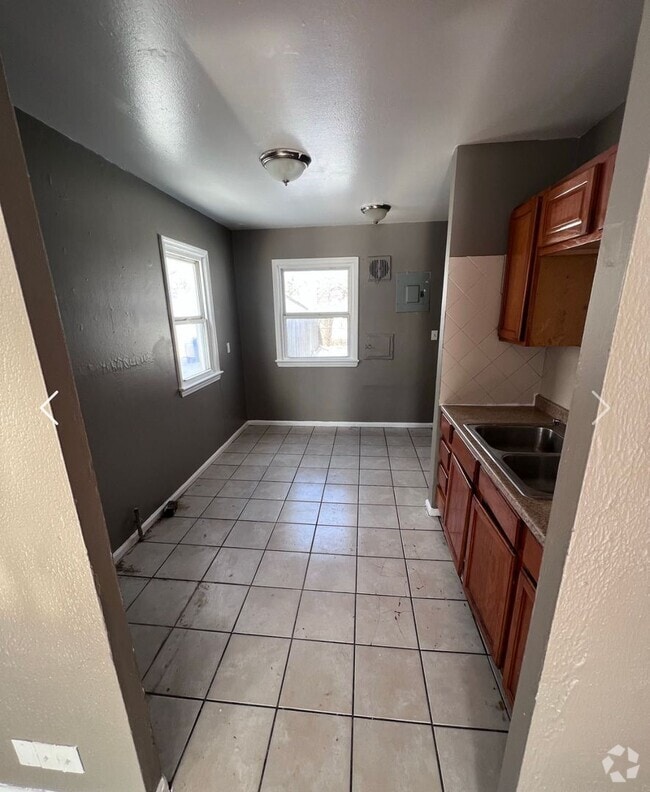 Building Photo - 12814 Erwin Ave Rental