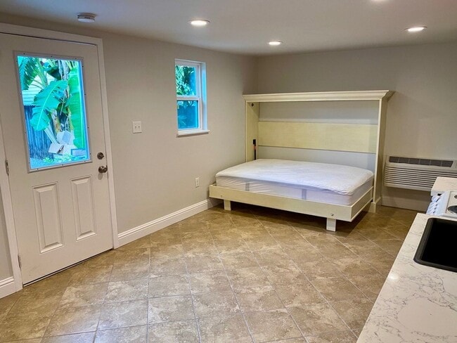 Photo - 7916-18 Hickory Unit 7918 B