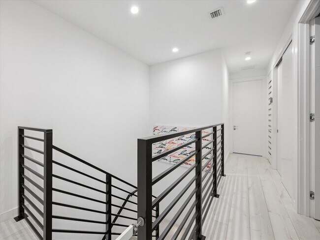 Photo - 3458 Day Ave