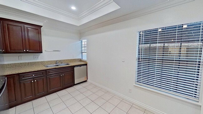 Photo - 307 E Chapman Ave