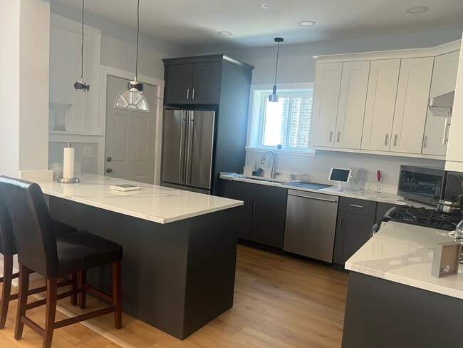 Photo - 4814 N Ridgeway Ave Unit #1