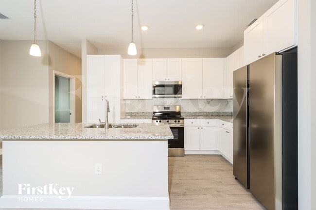 Photo - 1335 Towton St SE