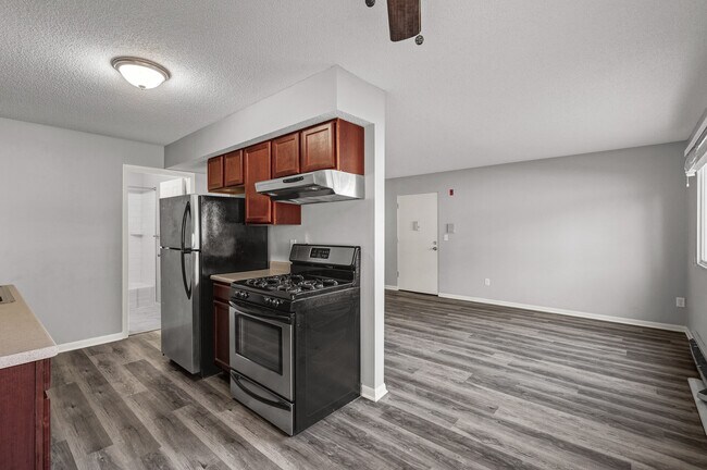 Building Photo - Rosco Apts-2720 Unit 104