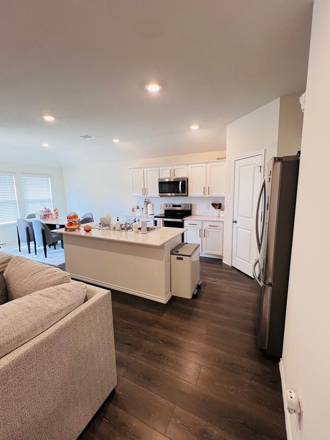 Photo - 724 Glover Dr