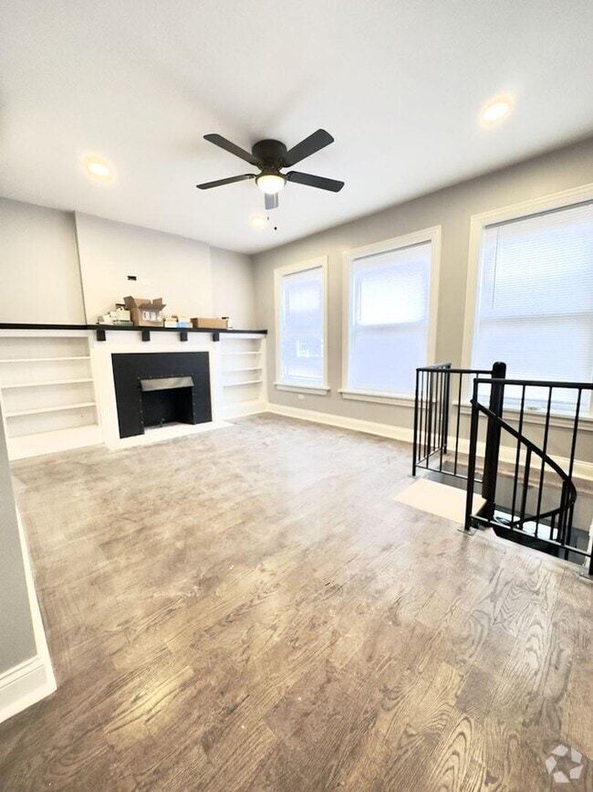 Building Photo - 4 bedroom in Chicago IL 60660 Unit 6257-1 Rental