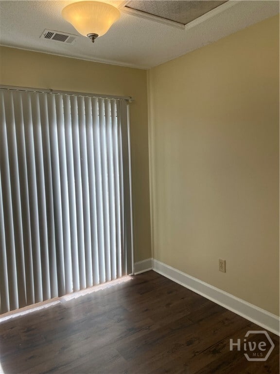 Photo - 1401 King George Blvd