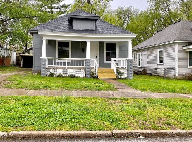 Building Photo - 1224 E Central St