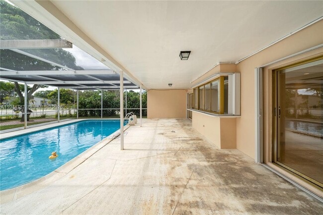 Photo - 5524 Cleveland St