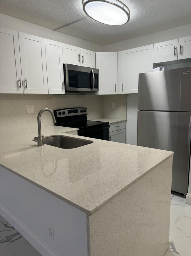 Photo - 2771 Riverside Dr Unidad 416-A Rental