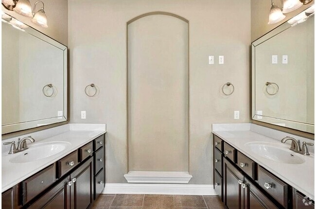 Building Photo - 5900 Lipan Apache Bend Rental