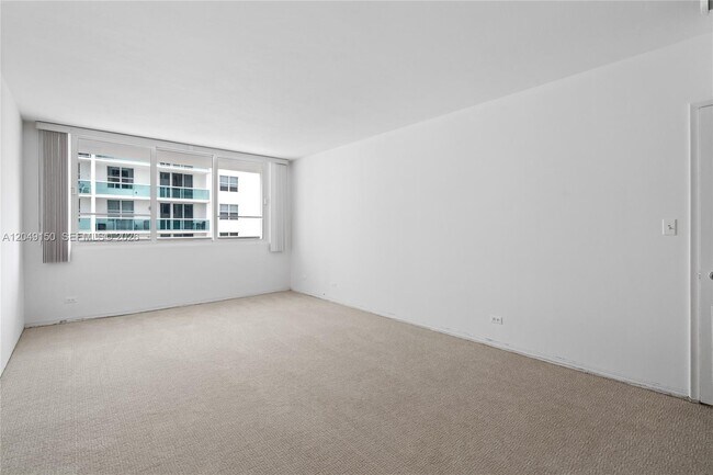 Photo - 5005 Collins Ave Unit 509