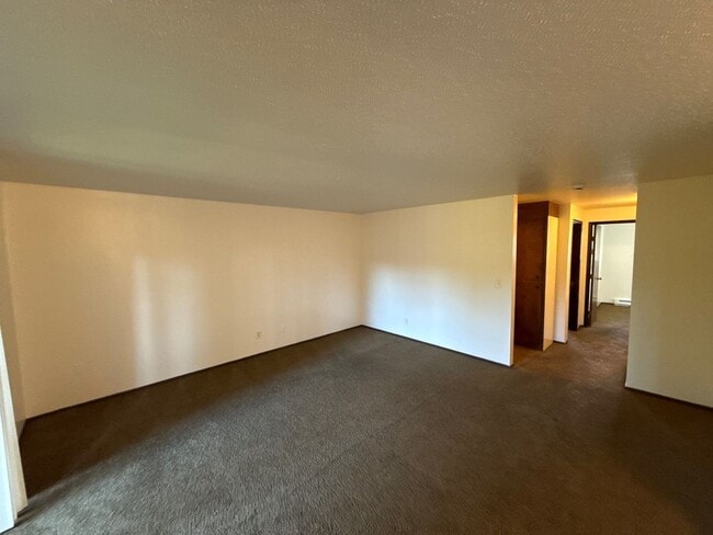 Photo - 3822 Iberis St NE