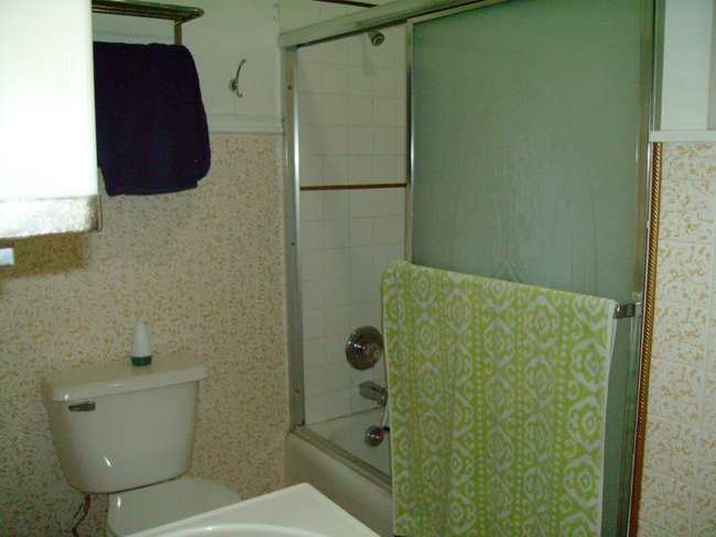 Photo - 184 E 9th St