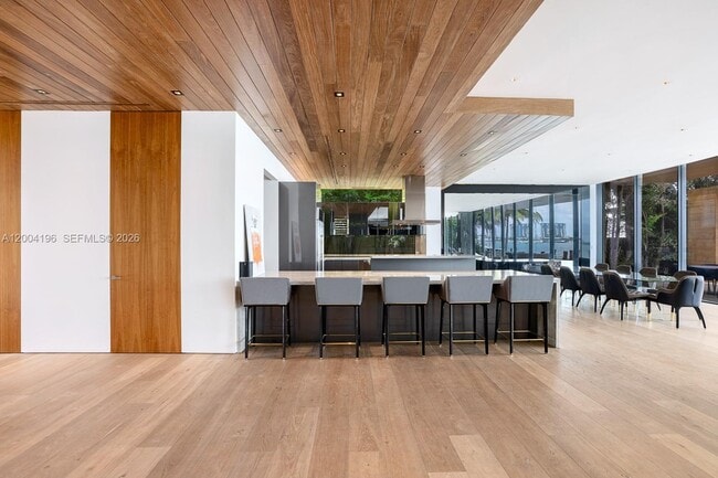 Photo - 825 E Dilido Dr