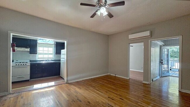 Fall Look & Lease Special – Reduced Rent $... - Fall Look & Lease Special – Reduced Rent $...