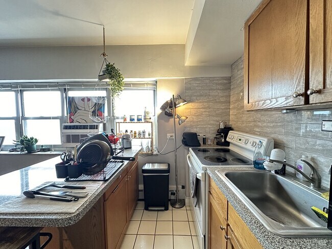 Photo - 4950 N Marine Dr Unit M03B