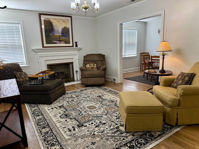 Photo - SHORT TERM AVAILABLE [Shandon]