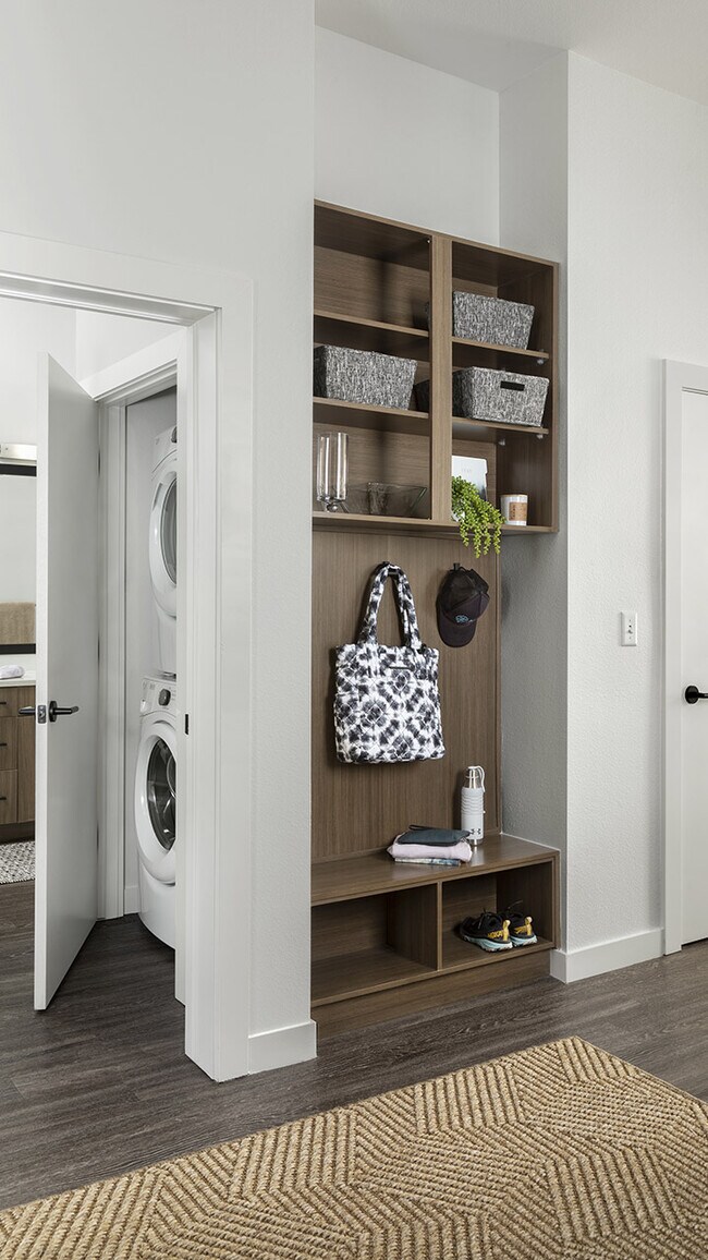 Apartment with In-Home Washer and Dryer. - Griffis Cherry Creek North