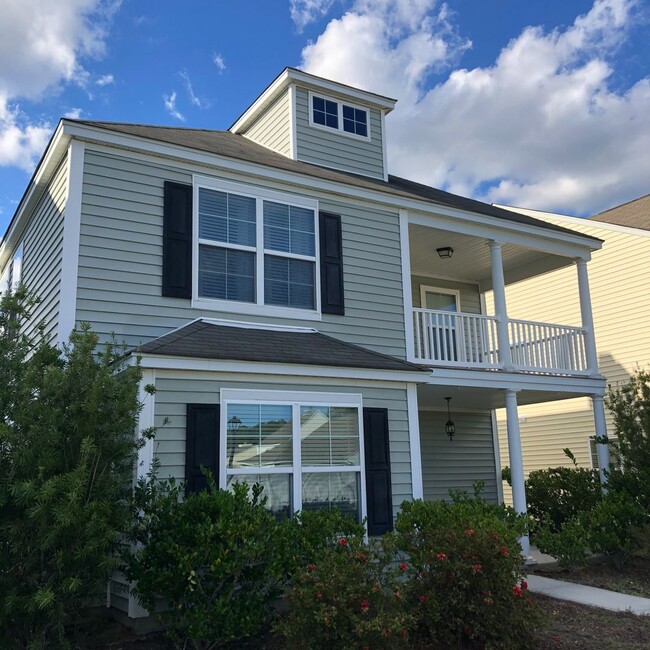 Building Photo - BEAUTIFUL HOME IN GODLEY PARK
