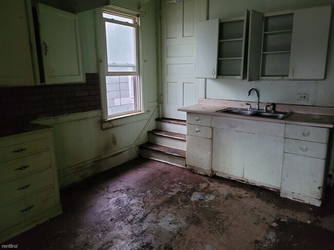 Photo - 4 br, 2 bath House - 1825 North Peoria Avenue