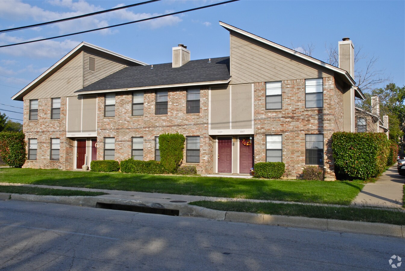 Sycamore Square Townhomes - Sycamore Square Townhomes