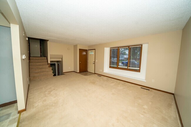 Photo - 211 5th St NW