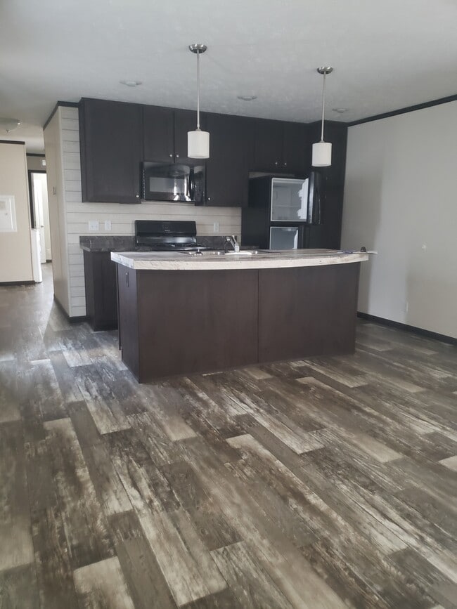 Photo - 6610 Lear Nagle Rd