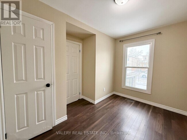 Photo - 15 Forbes St