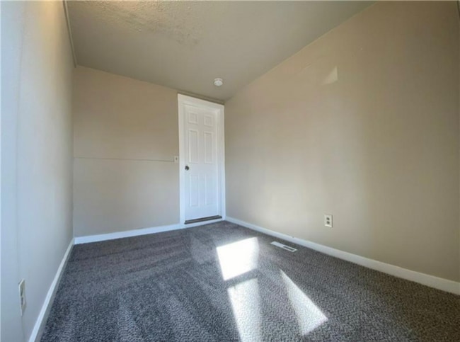 Photo - 3440 Easton Blvd