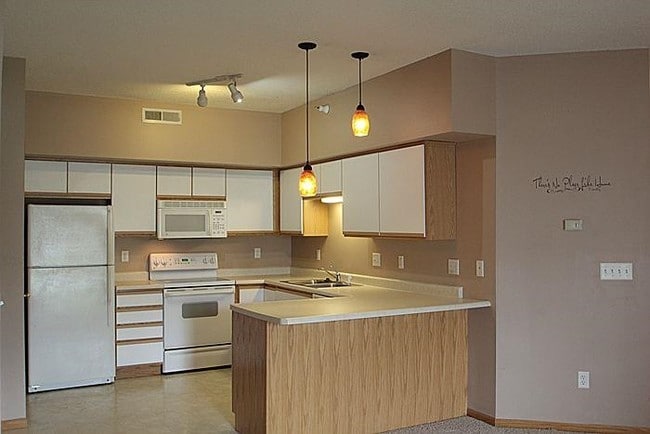 Building Photo - 2664 Triple Crown Ln Unit 8