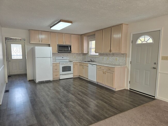 Photo - New Listing!!