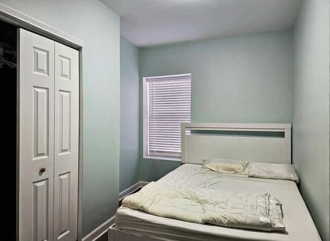 Photo - 4102 N Kedzie Ave Unit 2E