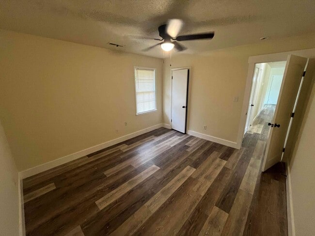 Photo - 118 Scotland Dr