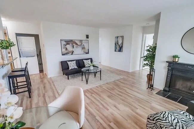 Building Photo - CHARMING 2BD/1BA GOLDEN HILL CONDO! ONLY $2,595/mo Unit 55