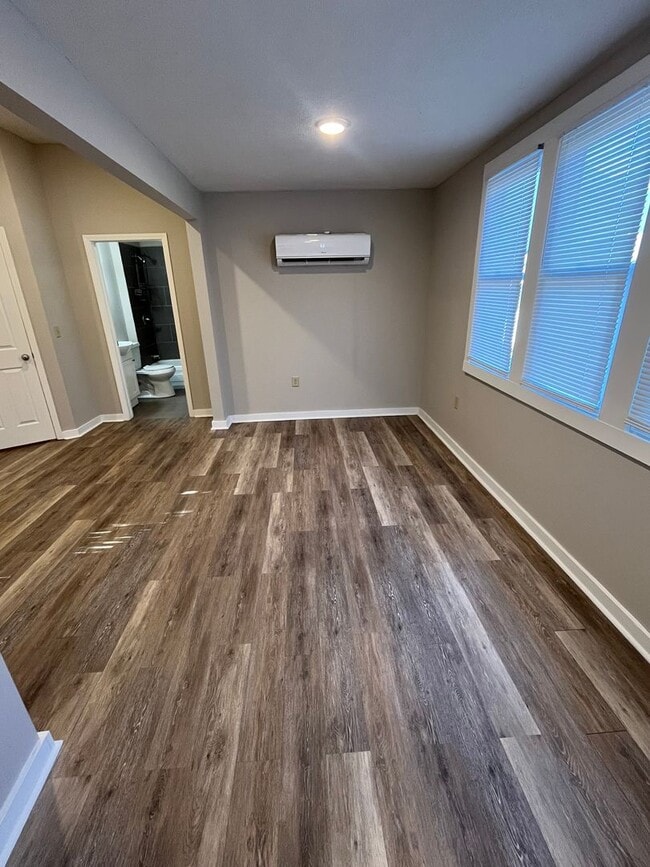 Photo - 1031 Elm St Unit Apt. 2