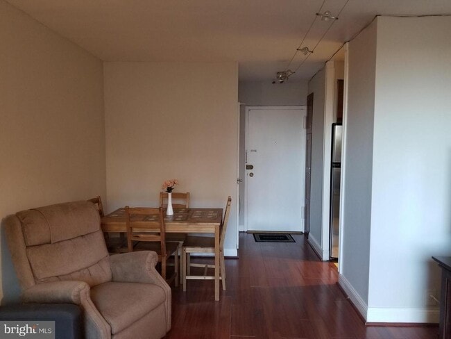 Photo - 1011 Arlington Blvd Unit 508