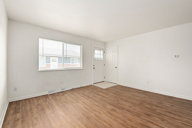 Photo - 4031 Goodell Ln Unit 5